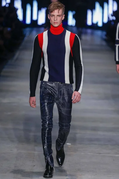 Look 8